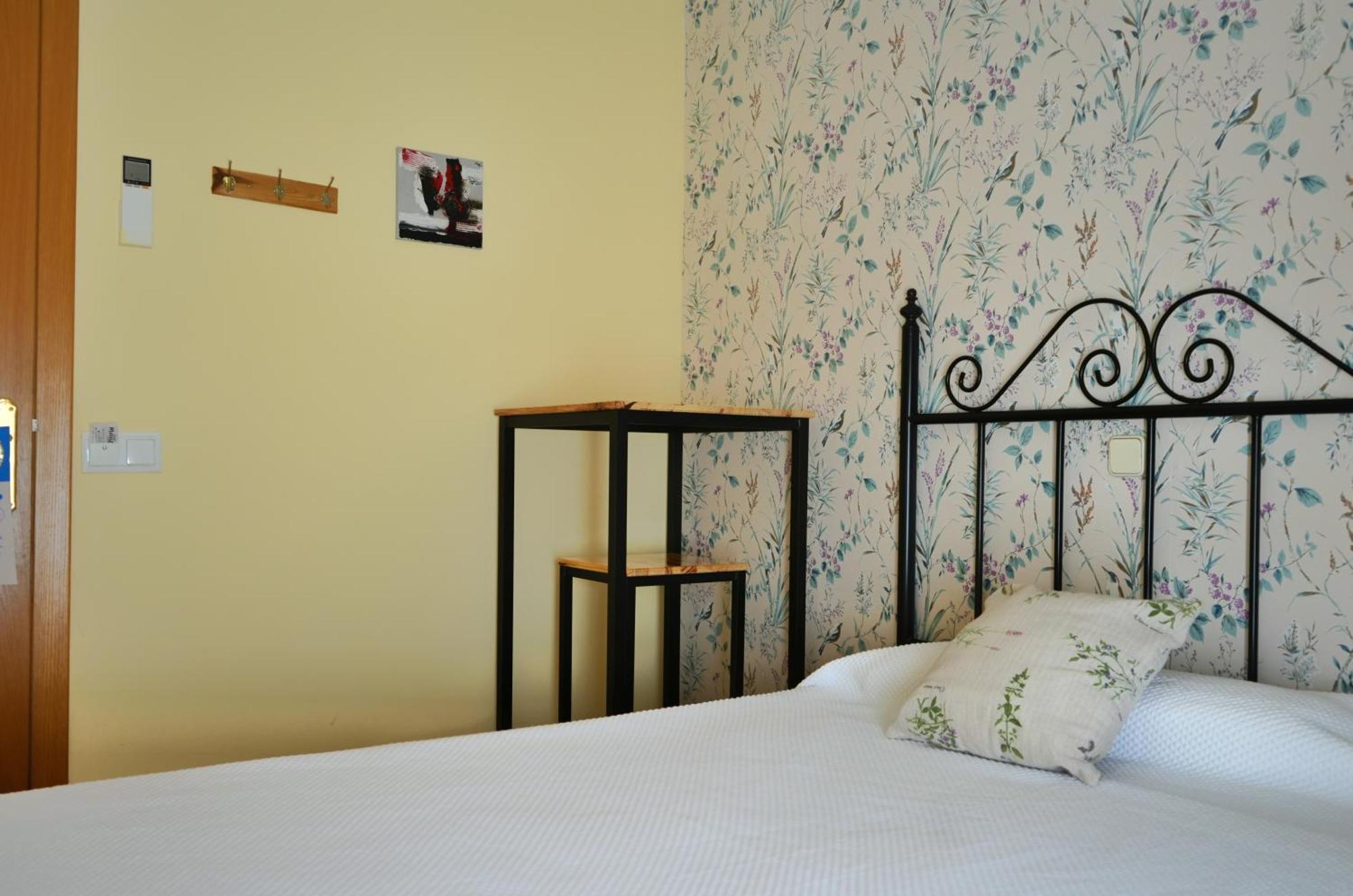 Hostal Mainz Piedralaves Εξωτερικό φωτογραφία