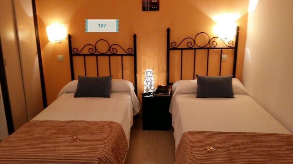 Hostal Mainz Piedralaves Εξωτερικό φωτογραφία
